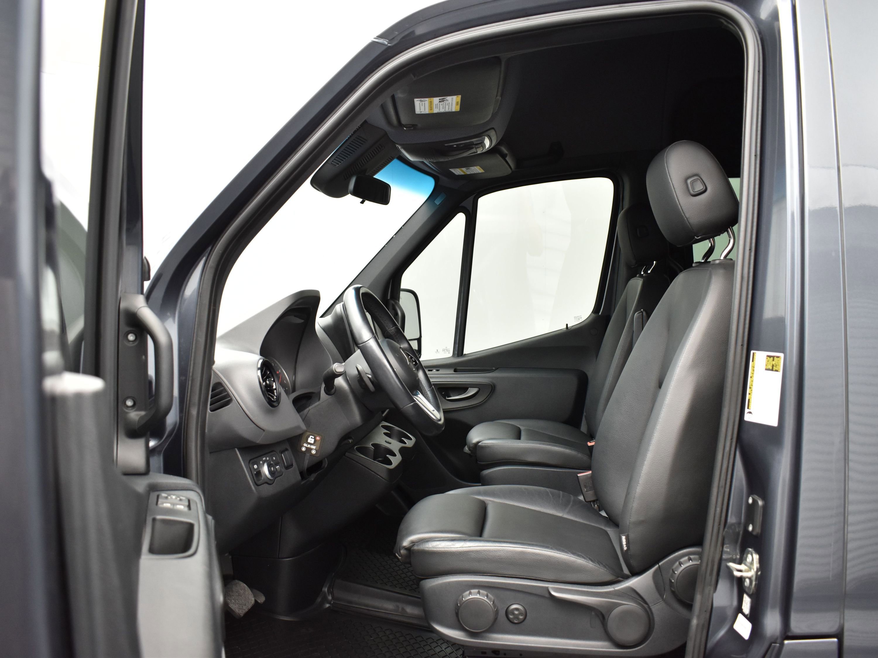 Used 2019 Mercedes-Benz Sprinter 2500 image 8