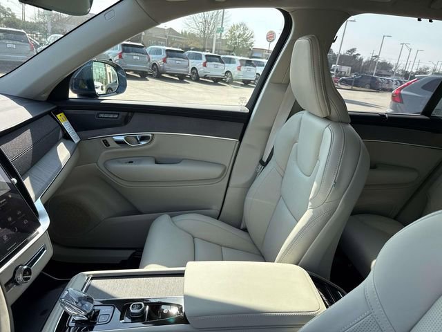 New 2026 Volvo XC90 B6 Ultra w/ Protection Package image 17