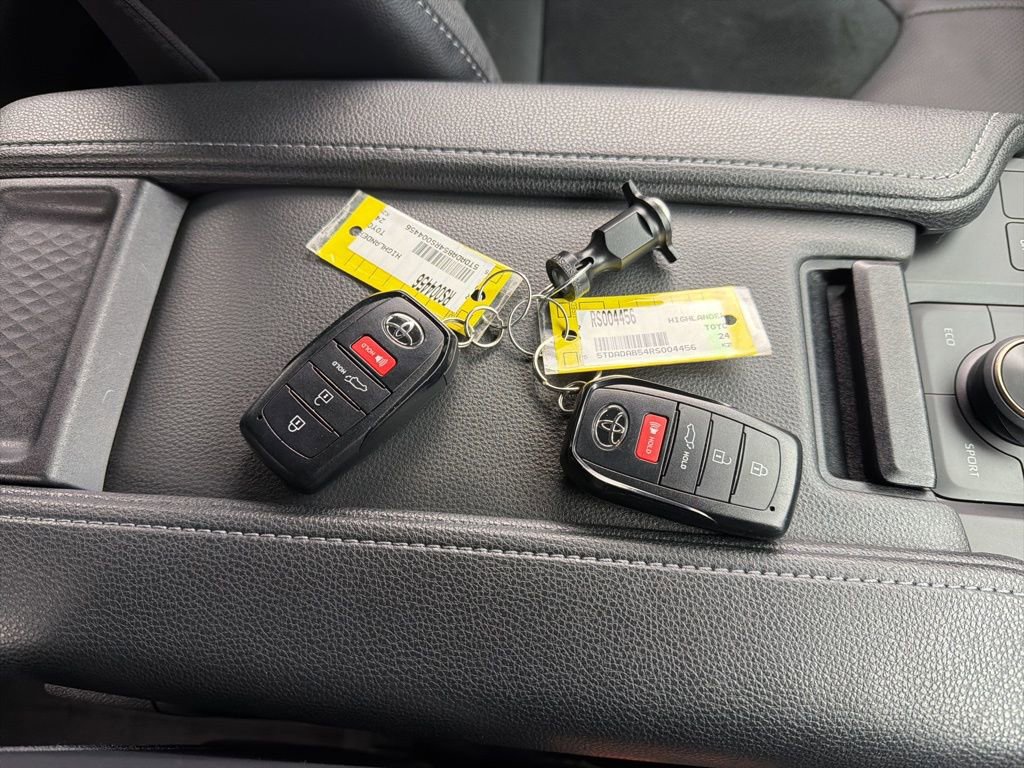 Used 2024 Toyota Grand Highlander AWD Hybrid image 39