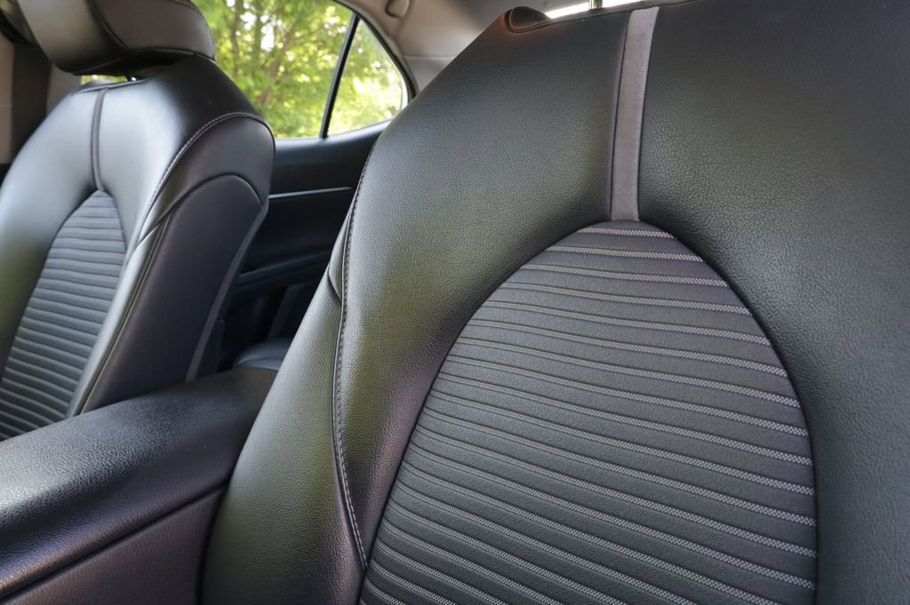 Used 2019 Toyota Camry SE image 19