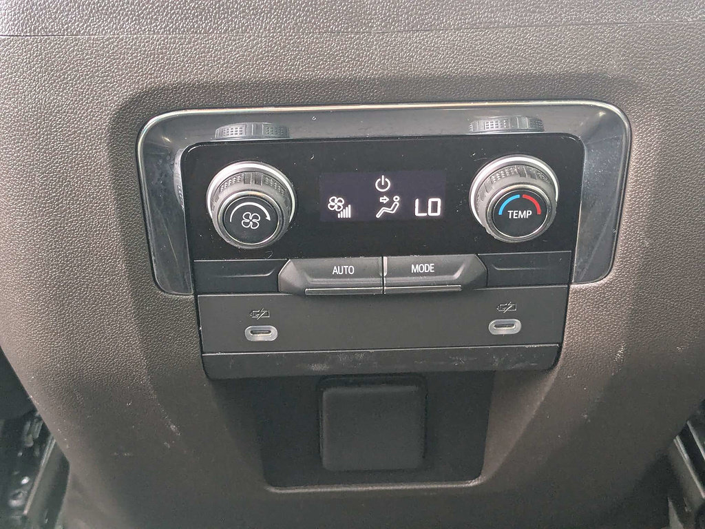 Used 2023 Chevrolet Tahoe Z71 AWD/4WD image 15
