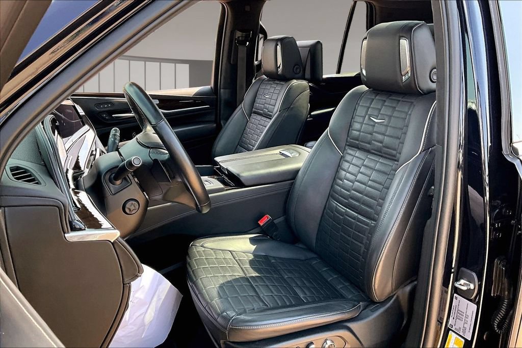 Used 2023 Cadillac Escalade Premium Luxury Platinum AWD/4WD image 27