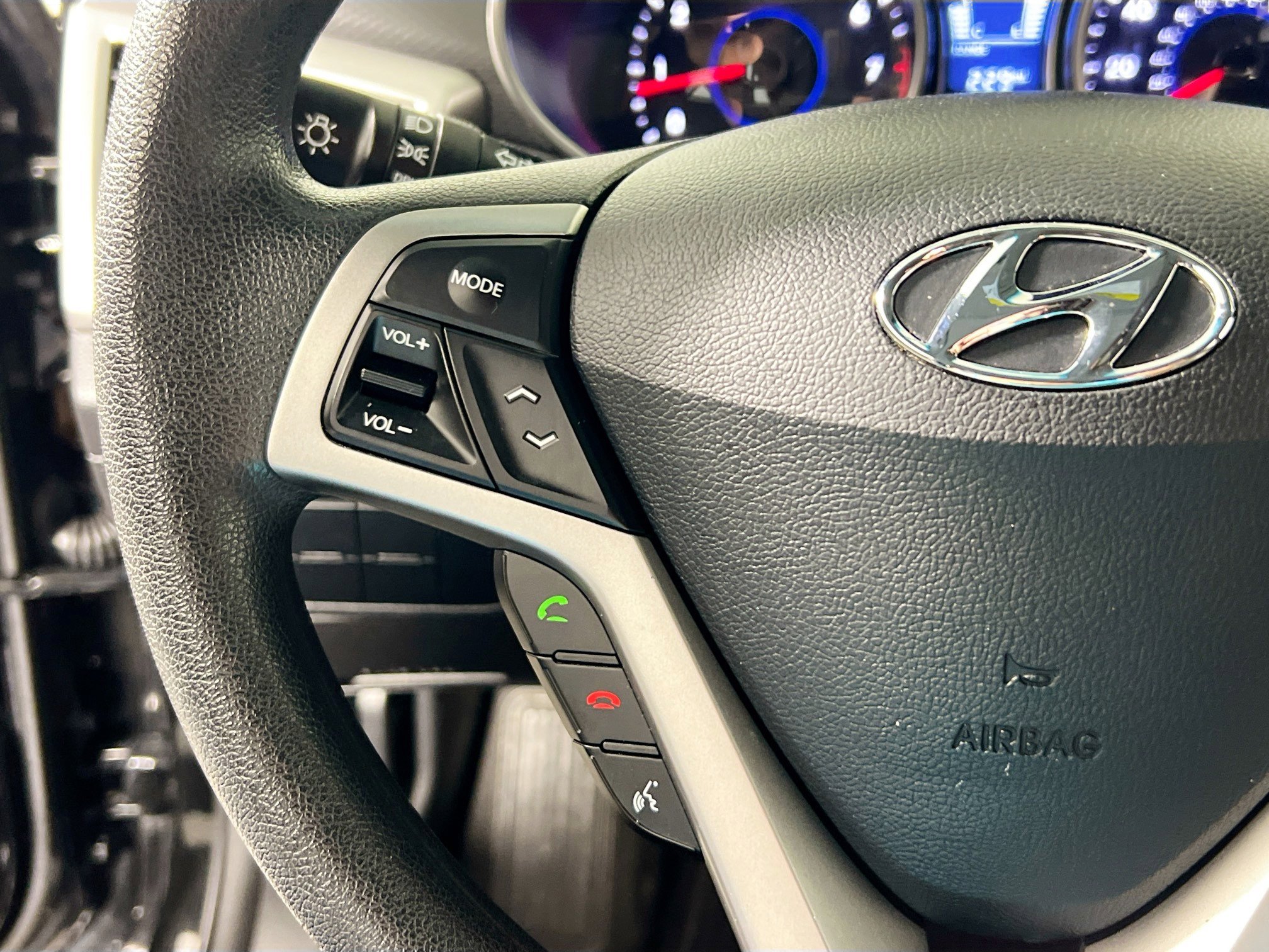 Used 2014 Hyundai Veloster image 18