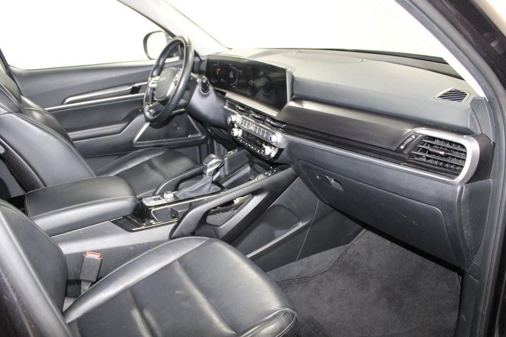 Used 2025 Kia Telluride S FWD image 23