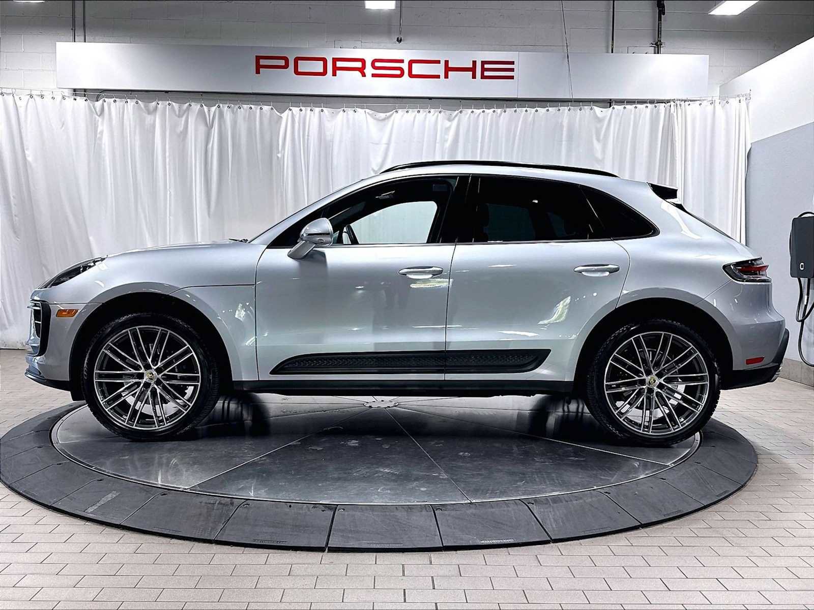 Used 2026 Porsche Macan AWD/4WD image 2