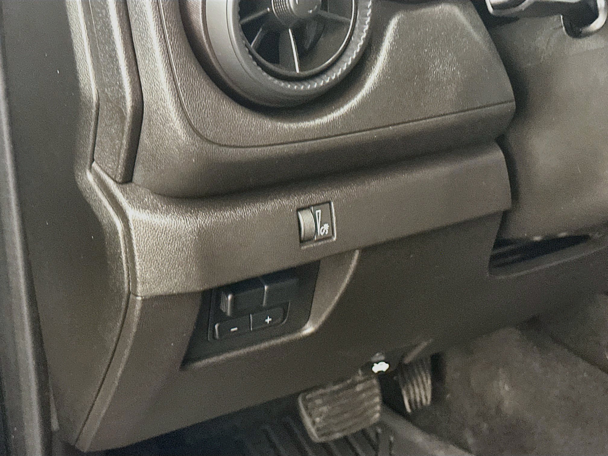 Used 2024 Chevrolet Colorado Trail Boss w/ Advanced Trailering Package AWD/4WD image 17