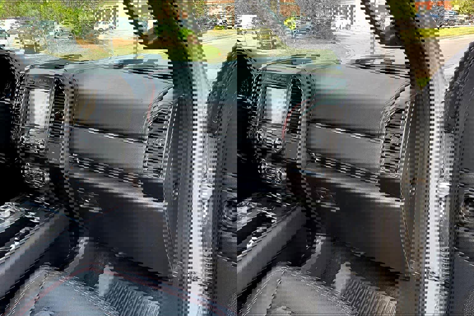 Used 2019 Ford Expedition Limited w/ Equipment Group 303A image 19