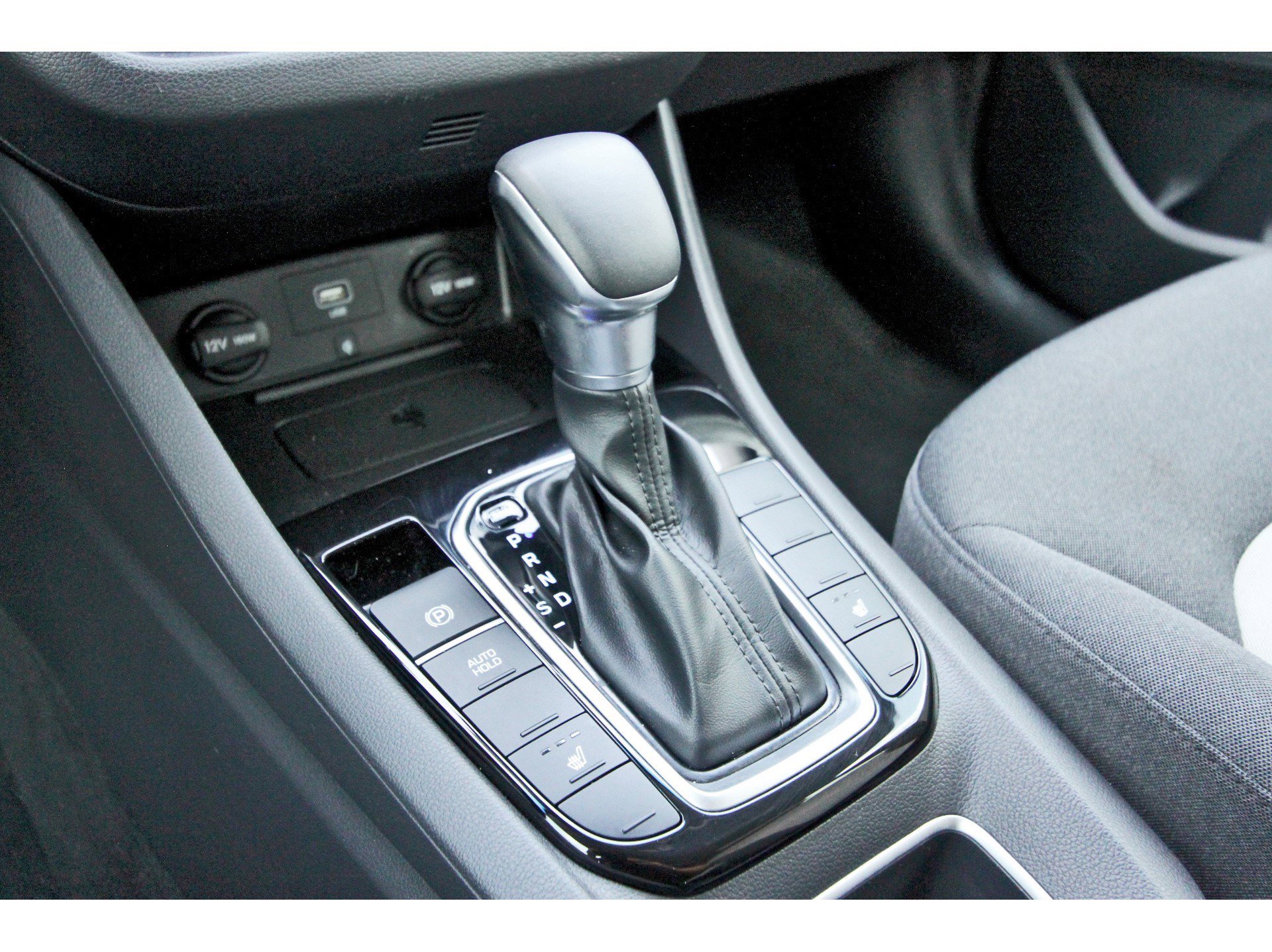 Used 2020 Hyundai Ioniq SEL image 29