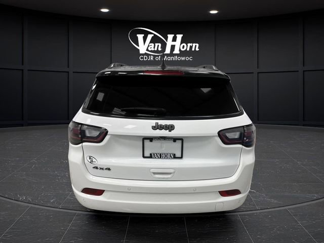 Used 2024 Jeep Compass Limited w/ High Altitude Package image 15