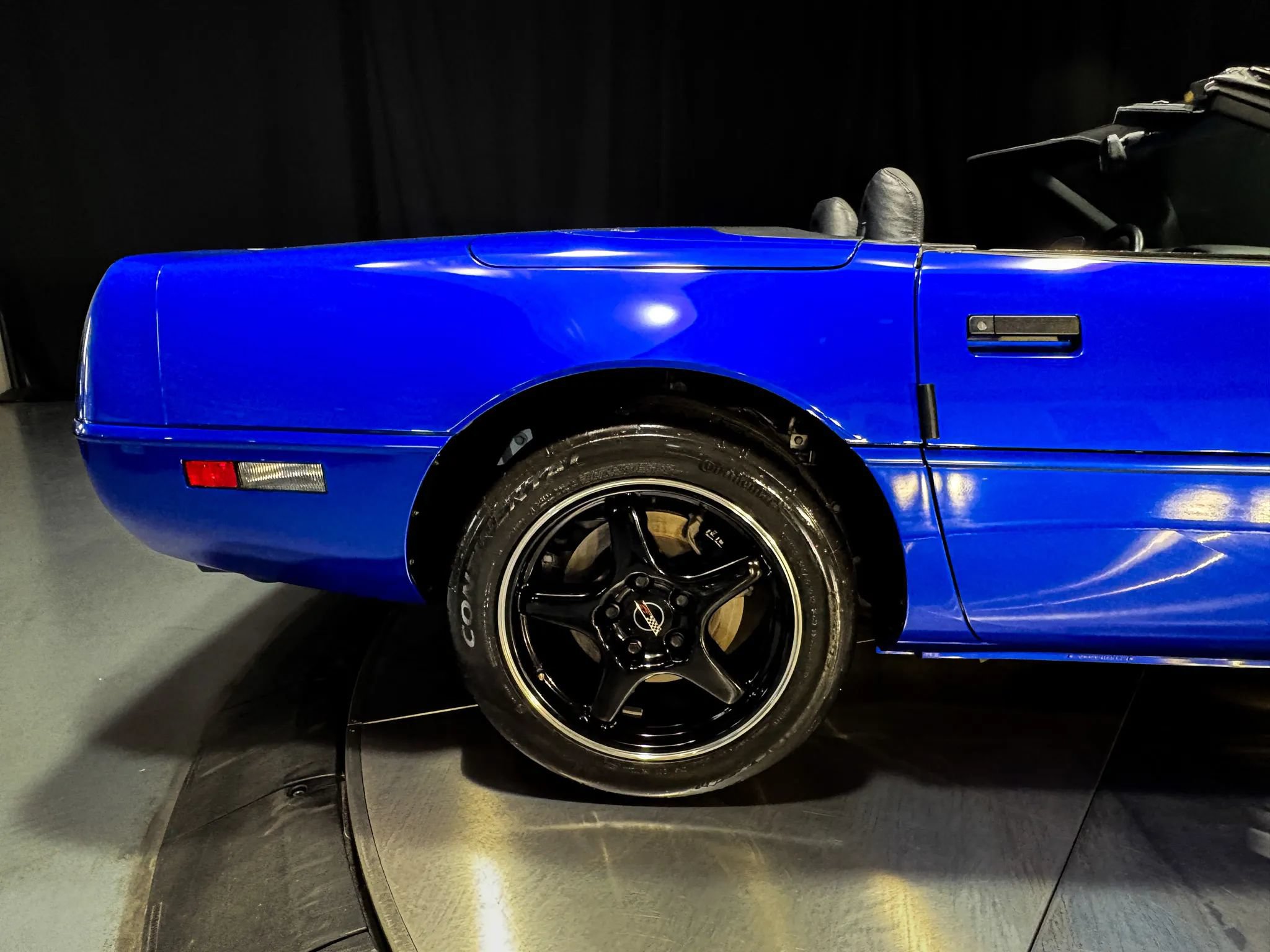 Used 1996 Chevrolet Corvette Convertible RWD image 4