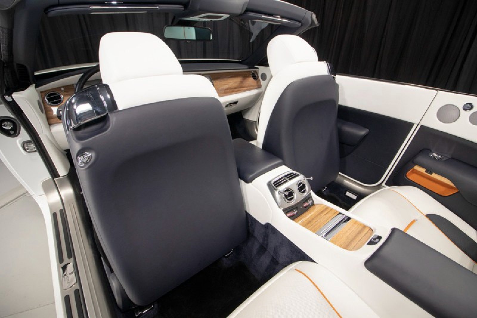 Used 2020 Rolls-Royce Dawn RWD image 42