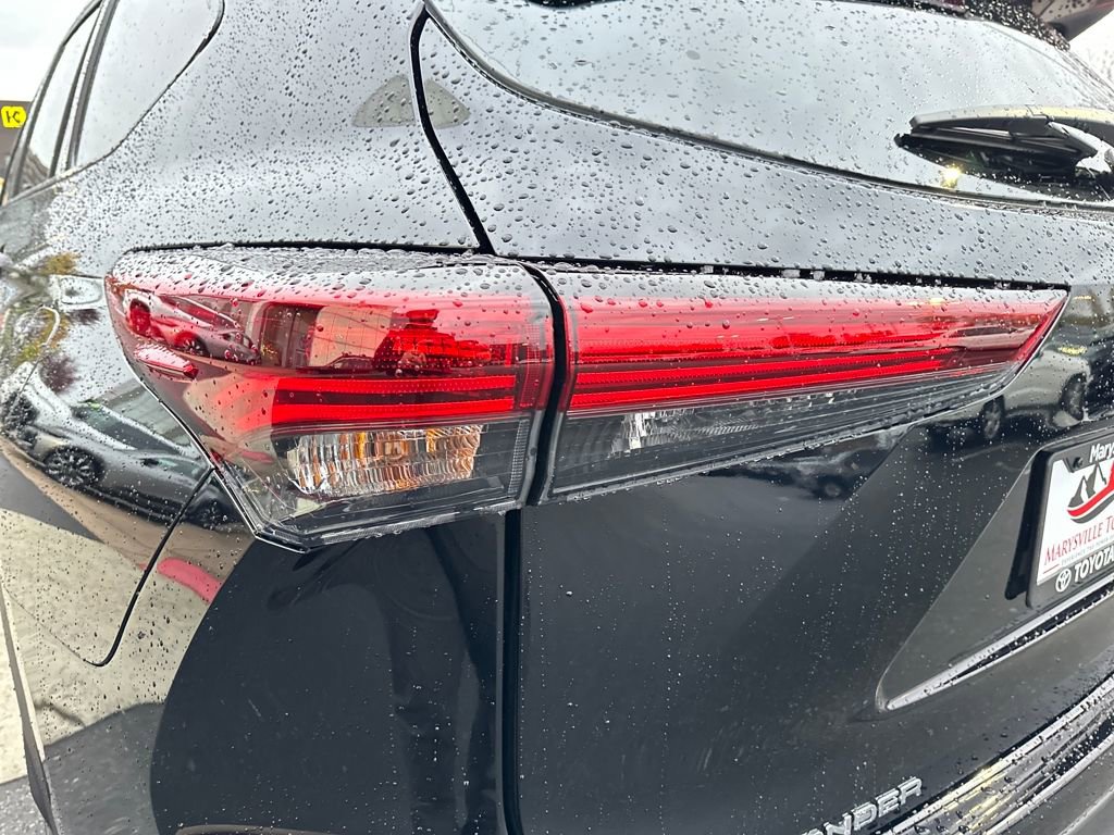New 2025 Toyota Highlander XSE image 10
