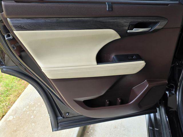 Certified 2021 Toyota Highlander Limited image 39