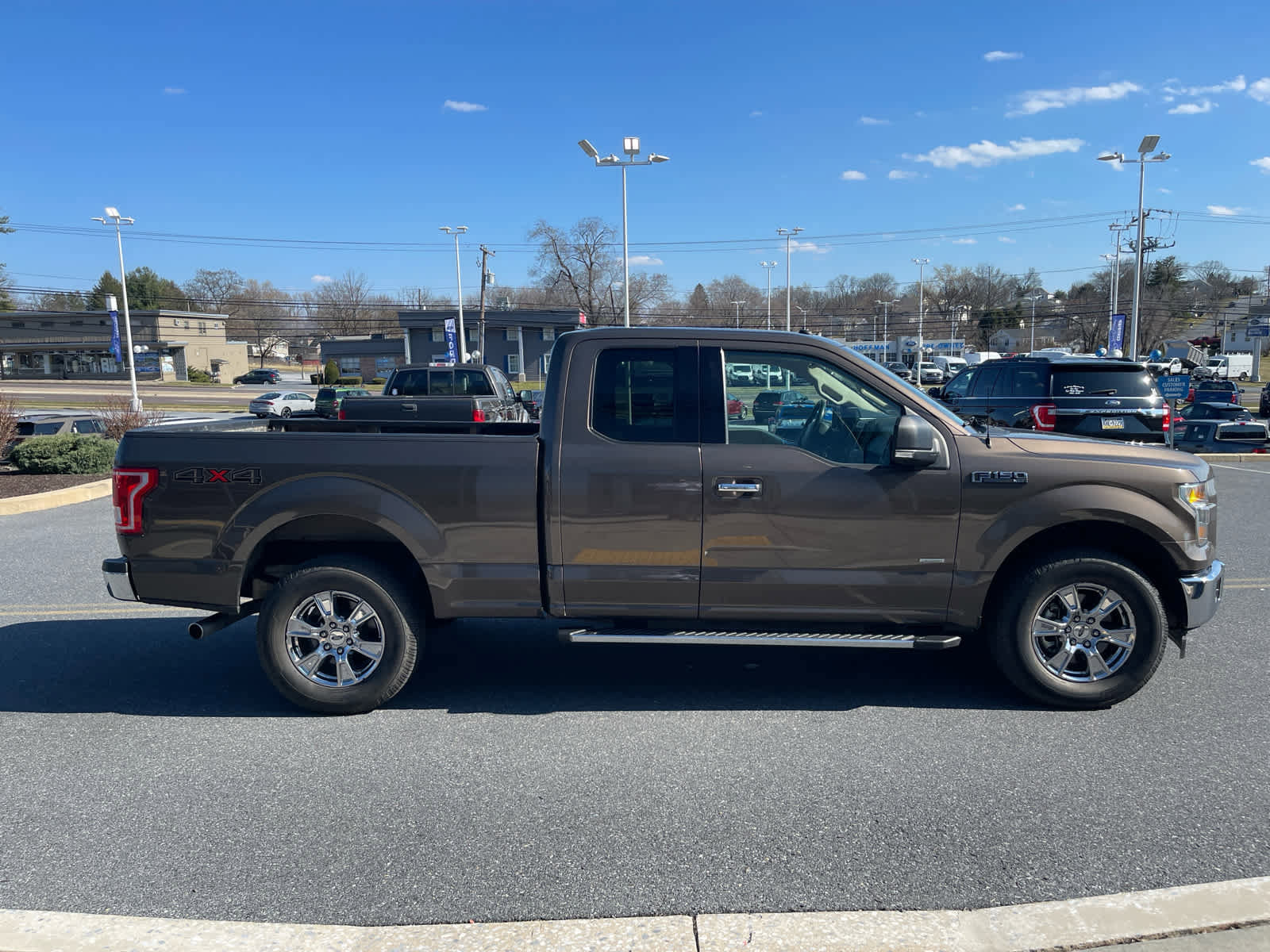 Used 2017 Ford F150 XLT w/ Equipment Group 302A Luxury image 6