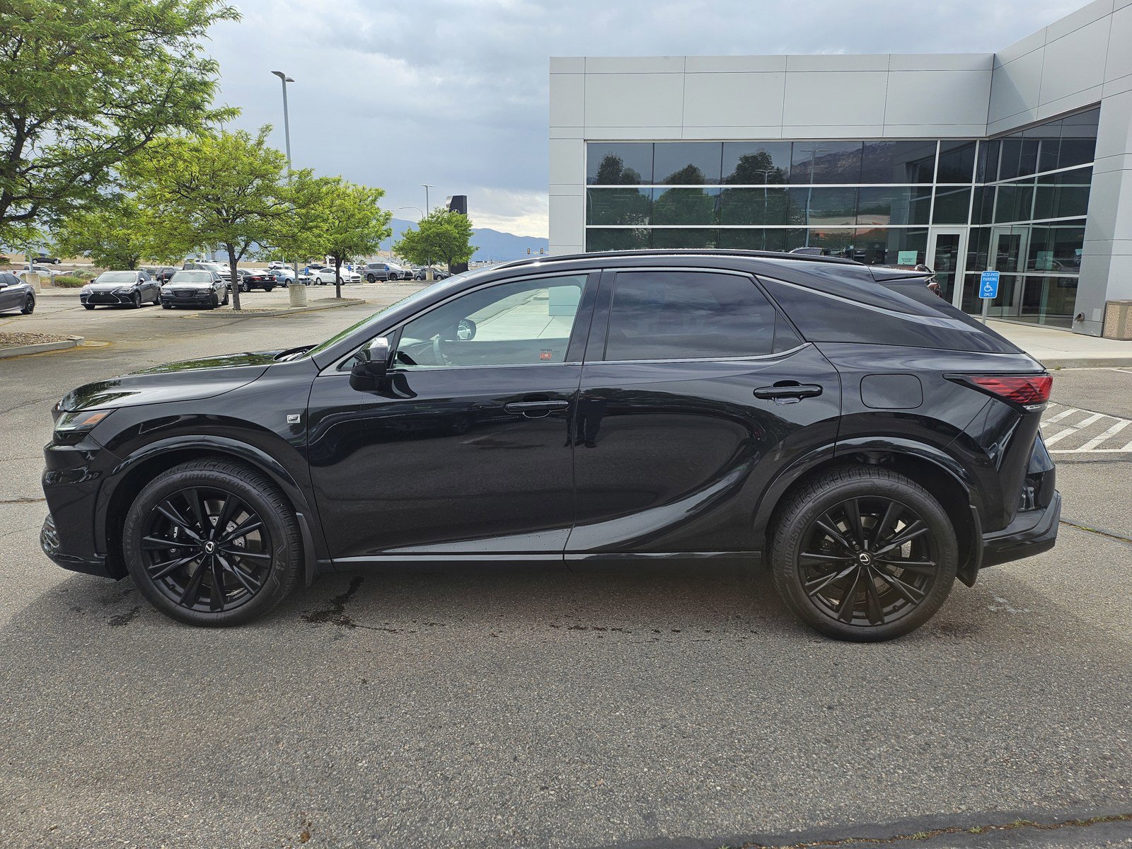 Used 2025 Lexus RX 500h F Sport w/ Convenience Package AWD/4WD image 9