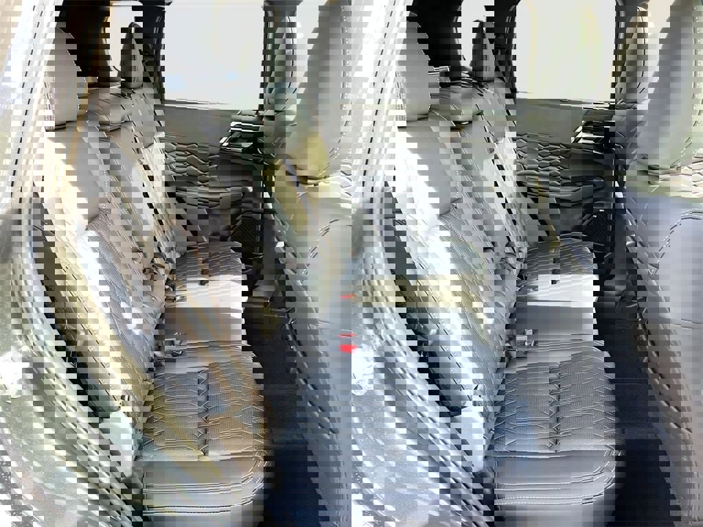 New 2026 Mitsubishi Outlander SEL image 32