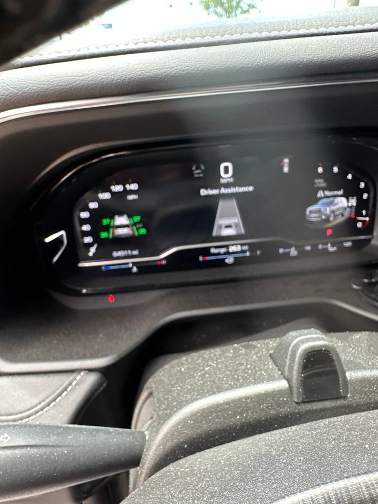 Used 2023 GMC Yukon Denali Ultimate AWD/4WD image 12