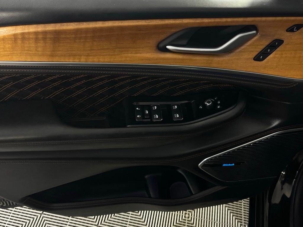 Used 2021 Jeep Grand Cherokee L Summit AWD/4WD image 23