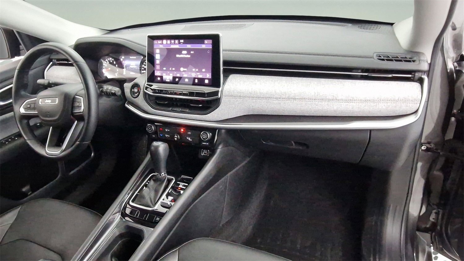 Used 2022 Jeep Compass Latitude image 25