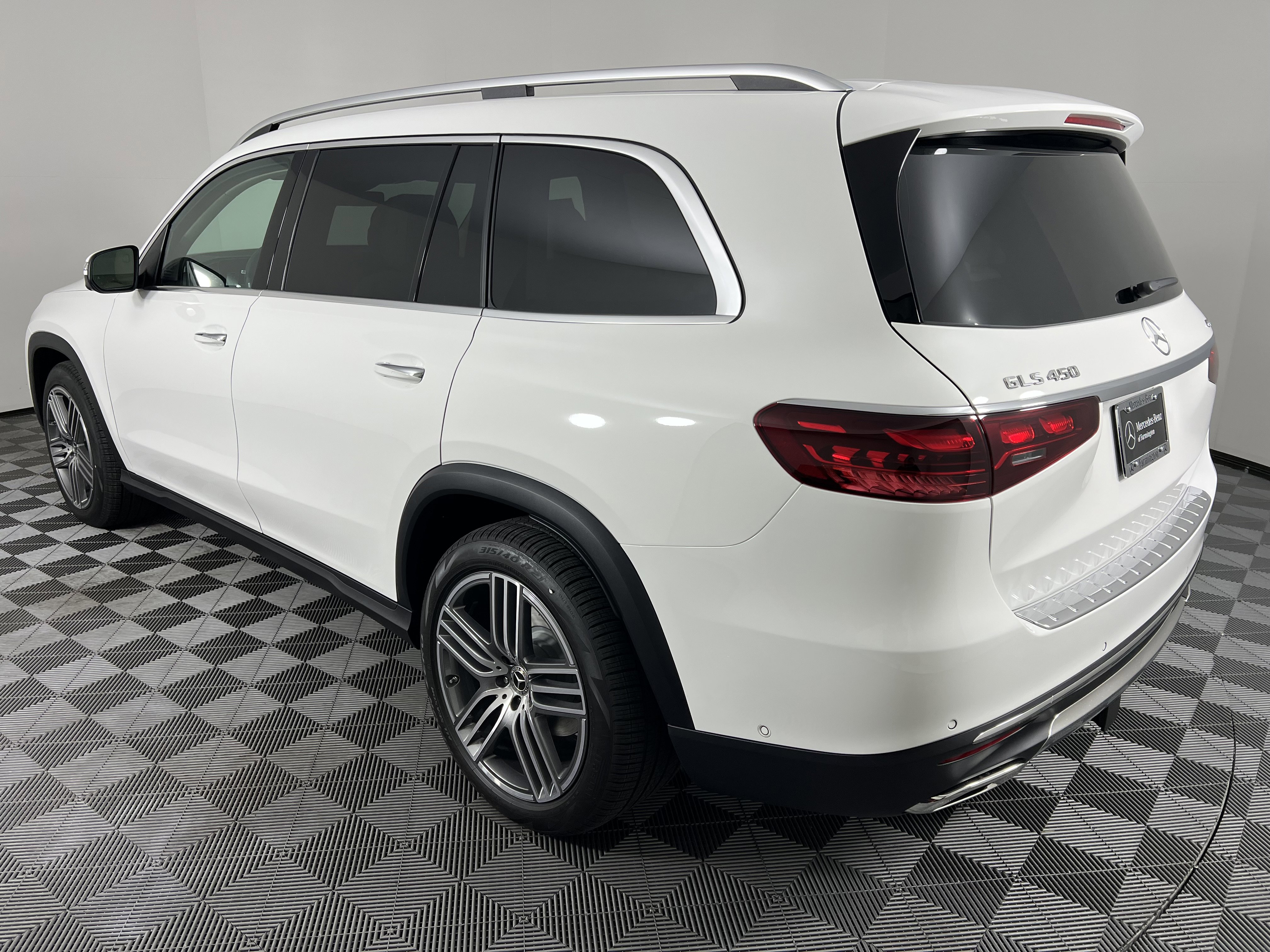 New 2026 Mercedes-Benz GLS 450 4MATIC image 10