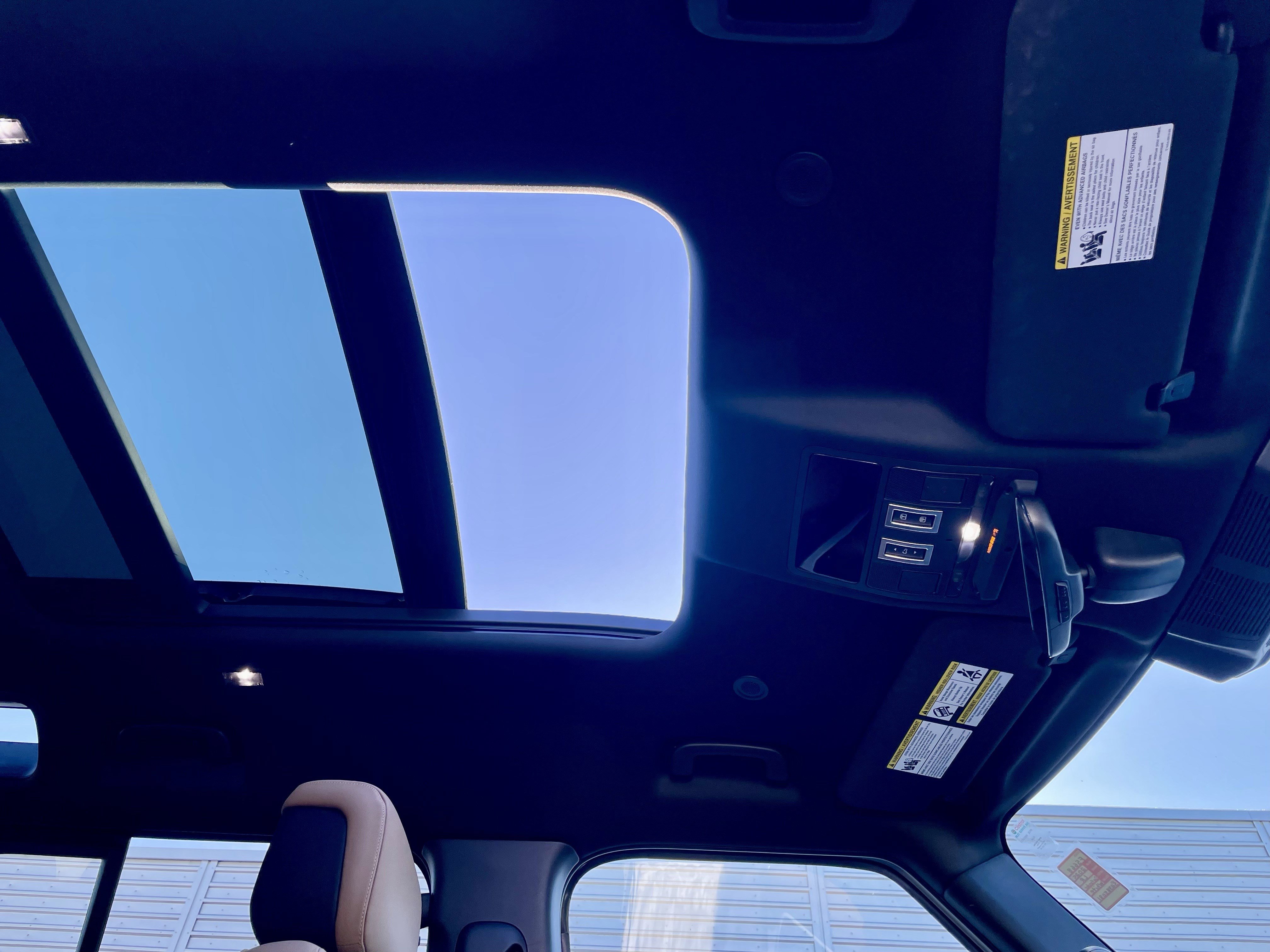 Certified 2025 Land Rover Defender 110 X-Dynamic SE image 17