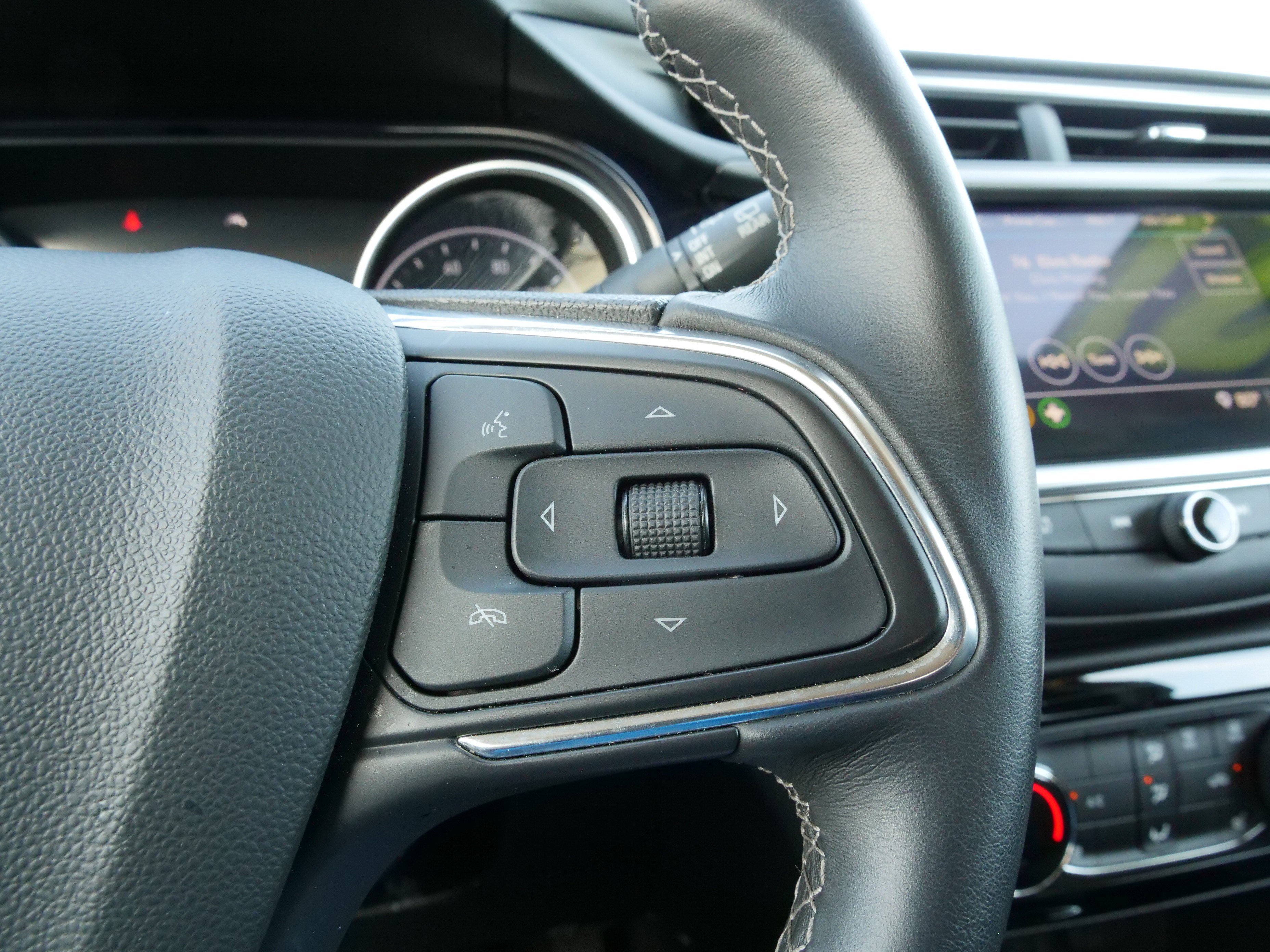 Certified 2021 Buick Encore GX Preferred w/ Cold Weather Comfort Package image 21