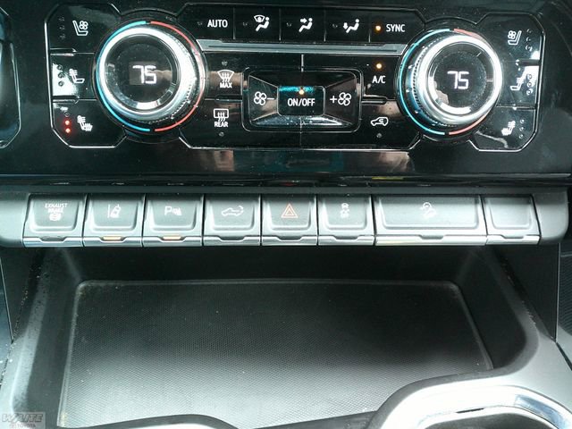 Used 2024 GMC Sierra 3500 Denali w/ Denali Reserve Package image 23