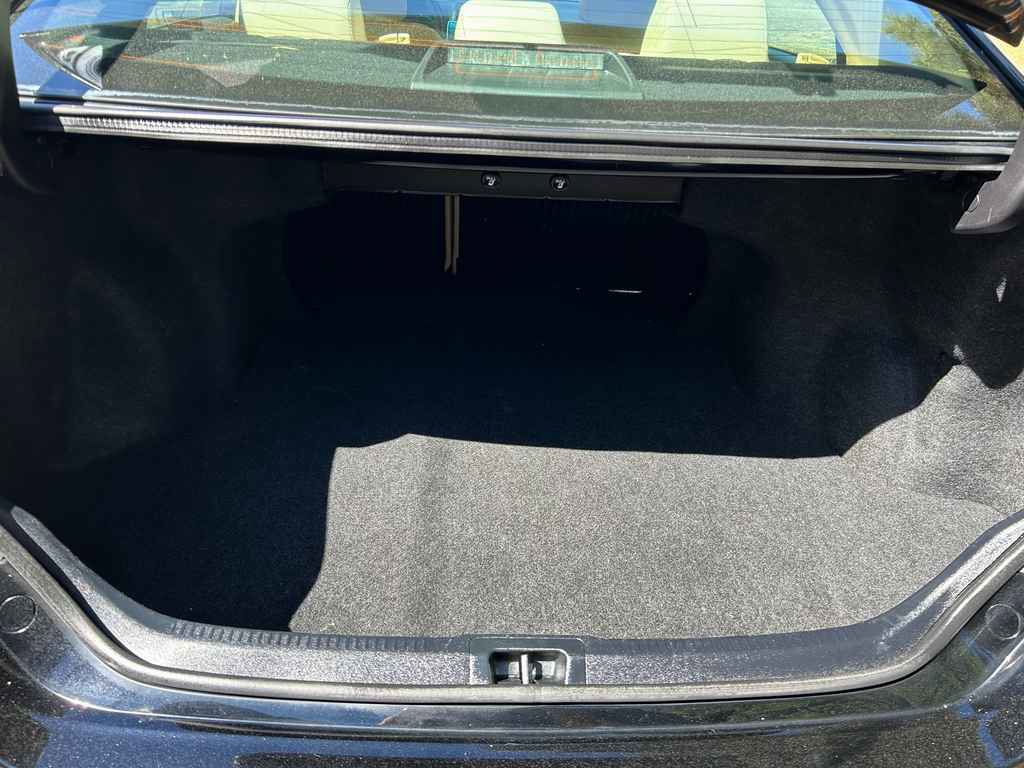 Used 2017 Toyota Camry LE FWD image 16