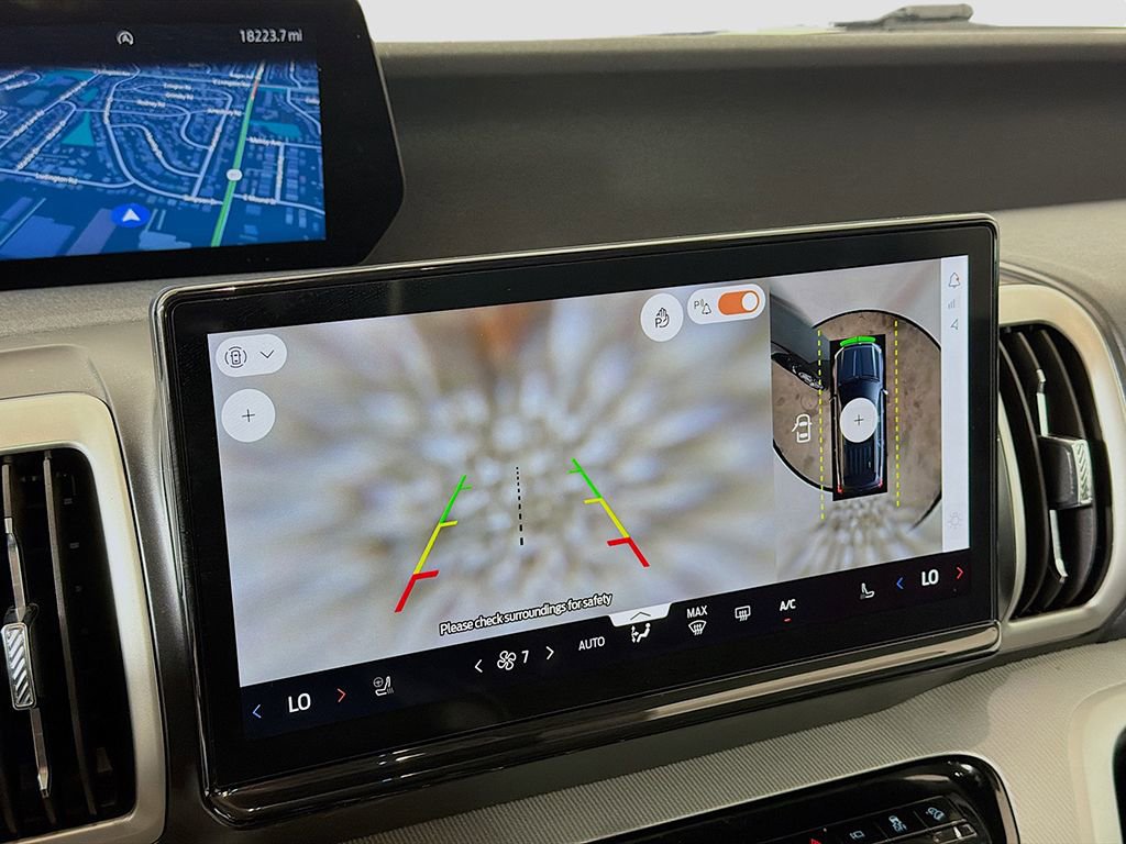 Used 2025 Ford Expedition Active image 34