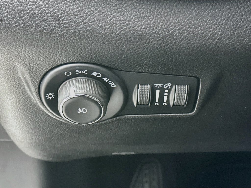 Certified 2024 Jeep Compass Limited AWD/4WD image 17
