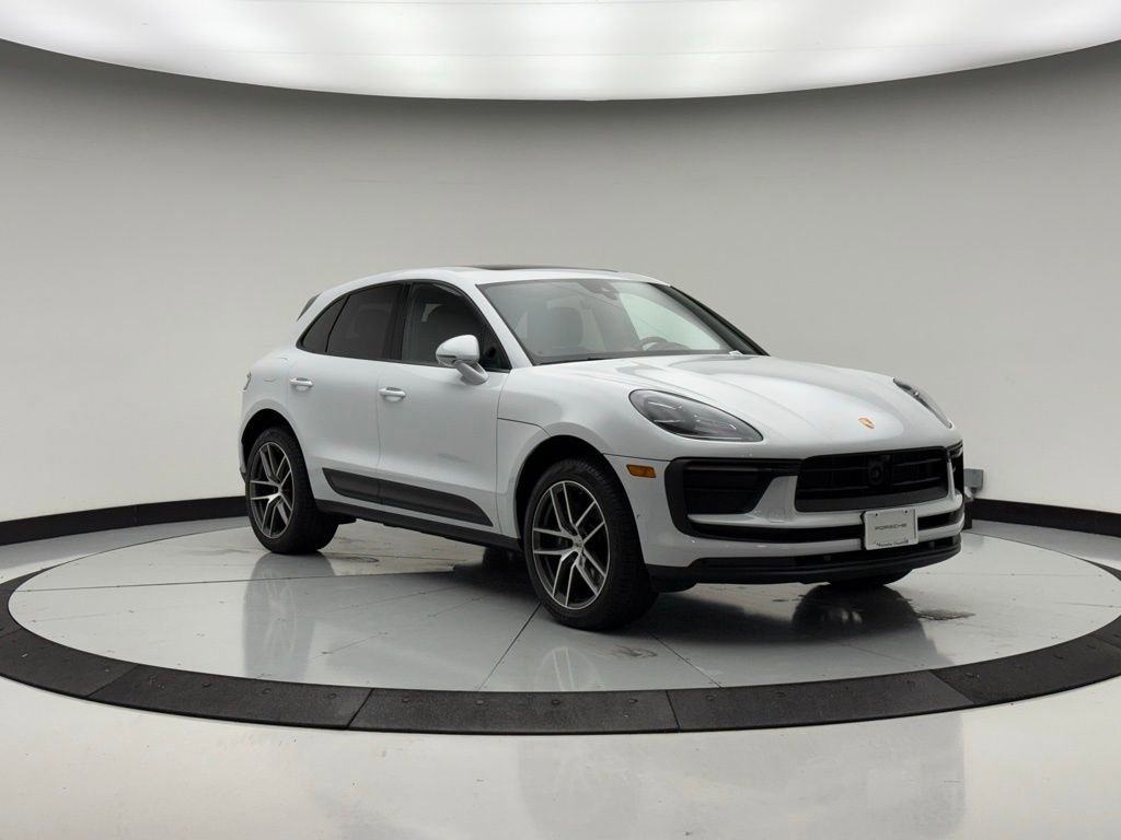 Used 2024 Porsche Macan image 9