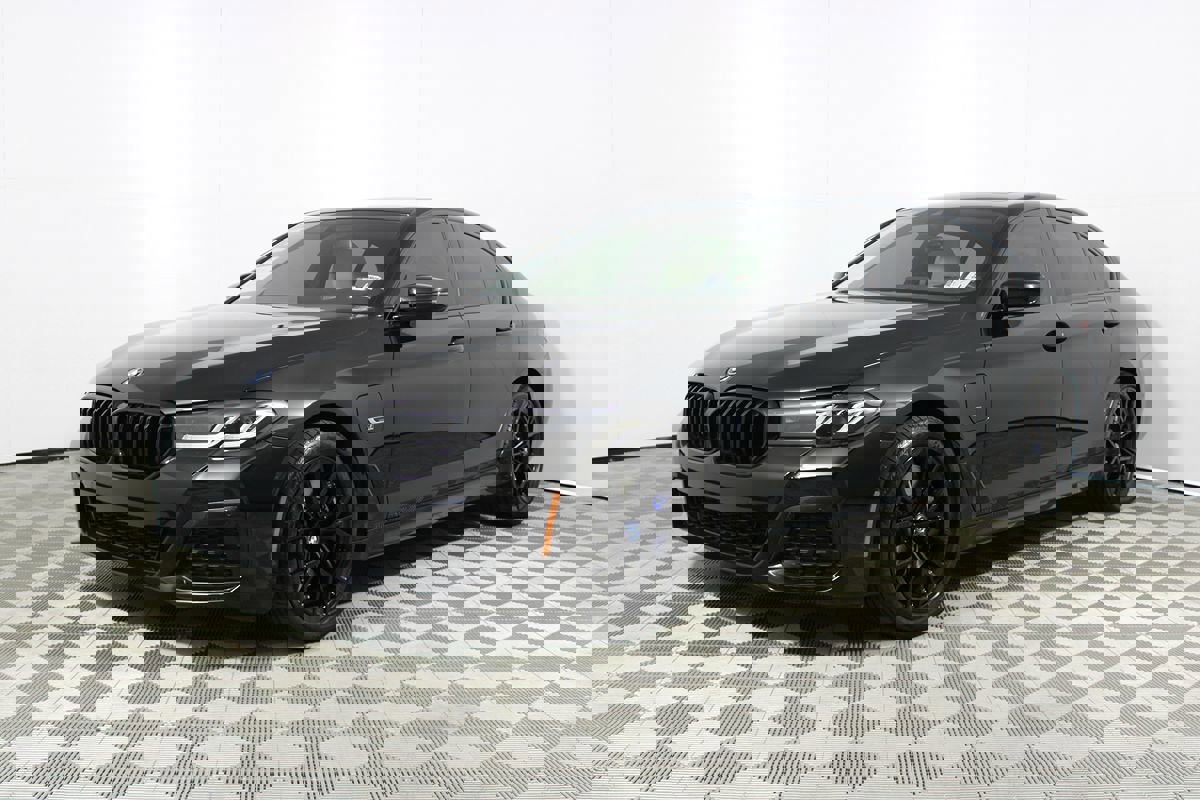 Used 2023 BMW 530e 530e w/ M Sport Package image 35