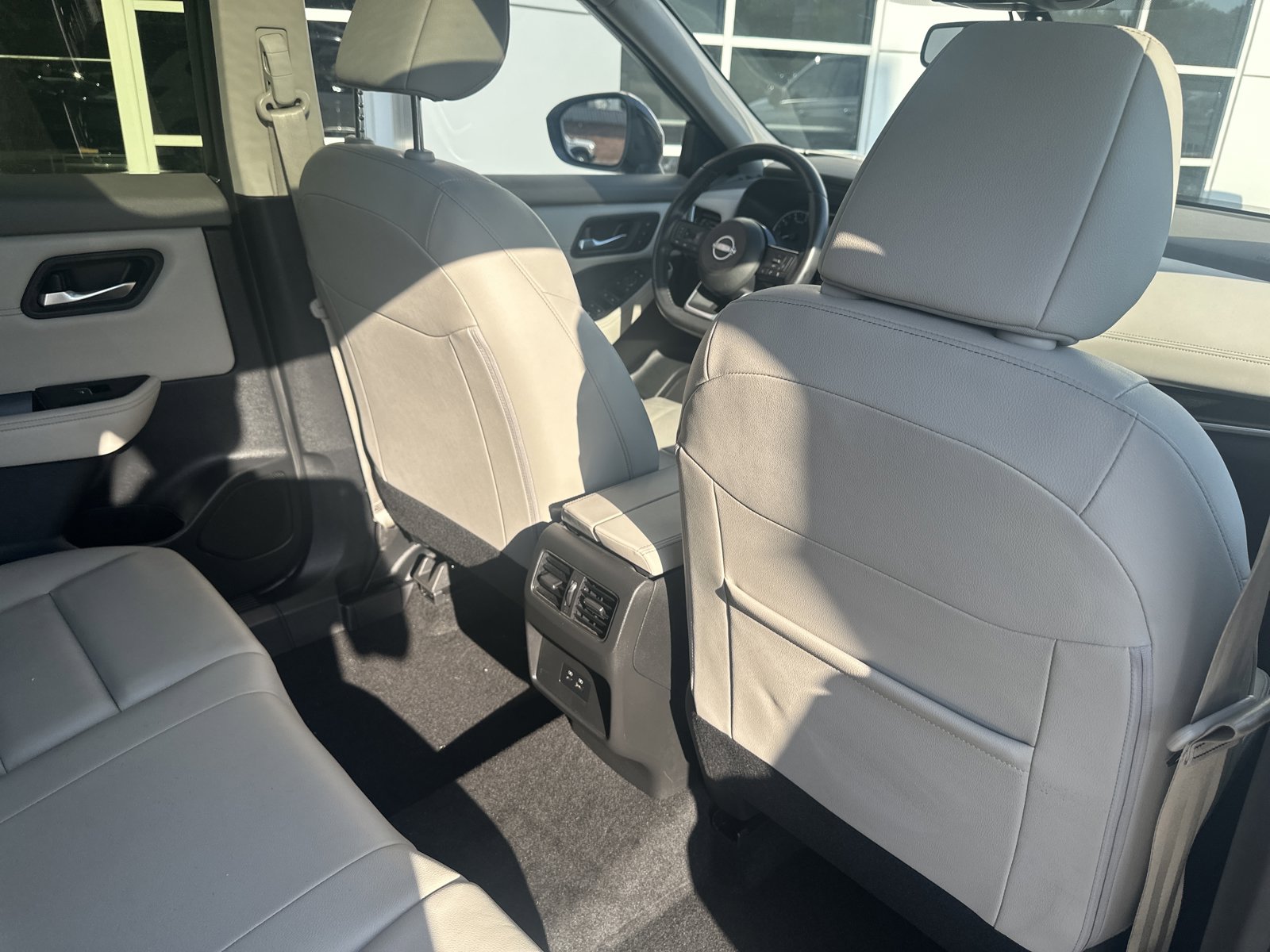 Used 2023 Nissan Rogue SL AWD/4WD image 30