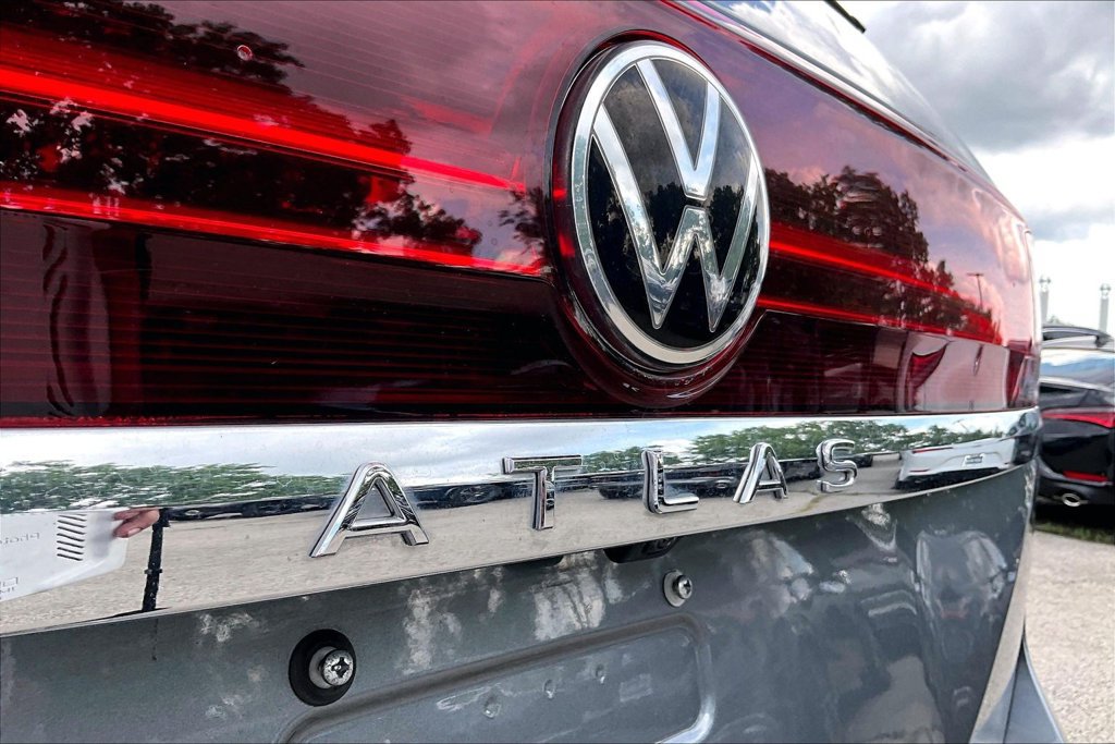 Used 2025 Volkswagen Atlas SE FWD image 40