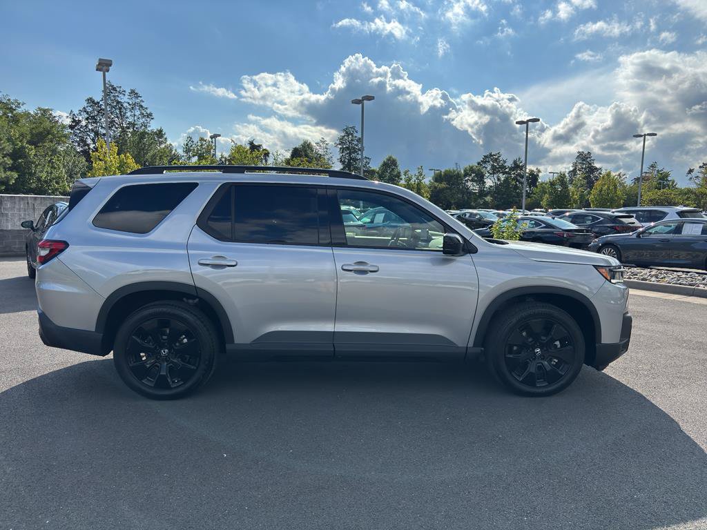 Certified 2026 Honda Pilot Black Edition image 8