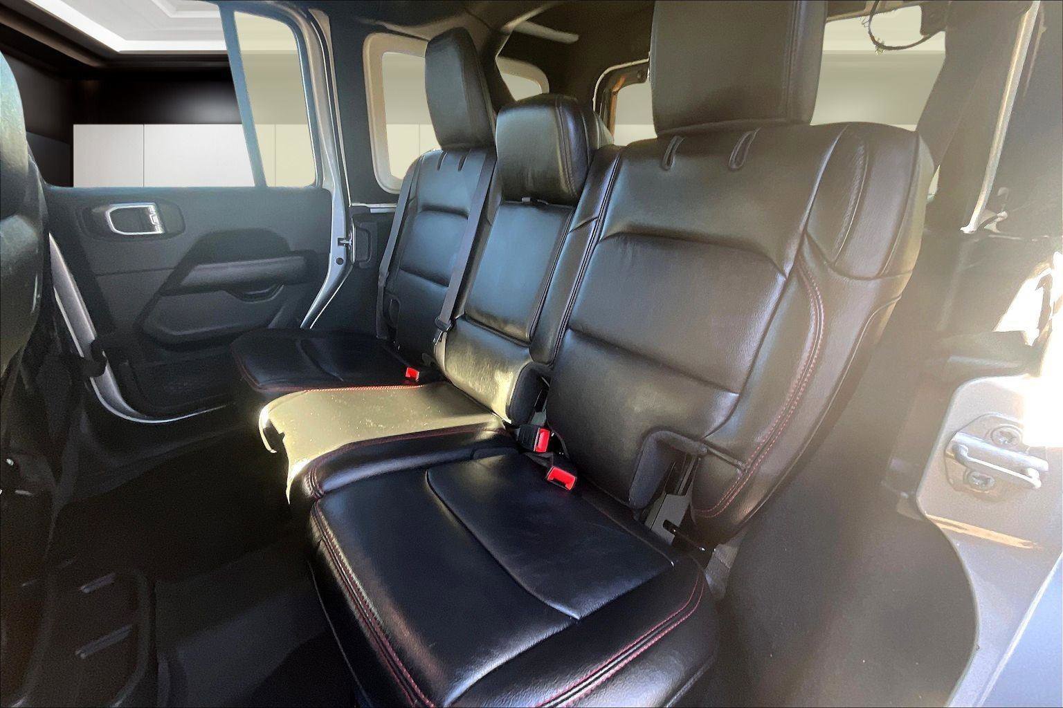 Used 2022 Jeep Wrangler Unlimited Rubicon w/ Steel Bumper Group image 28