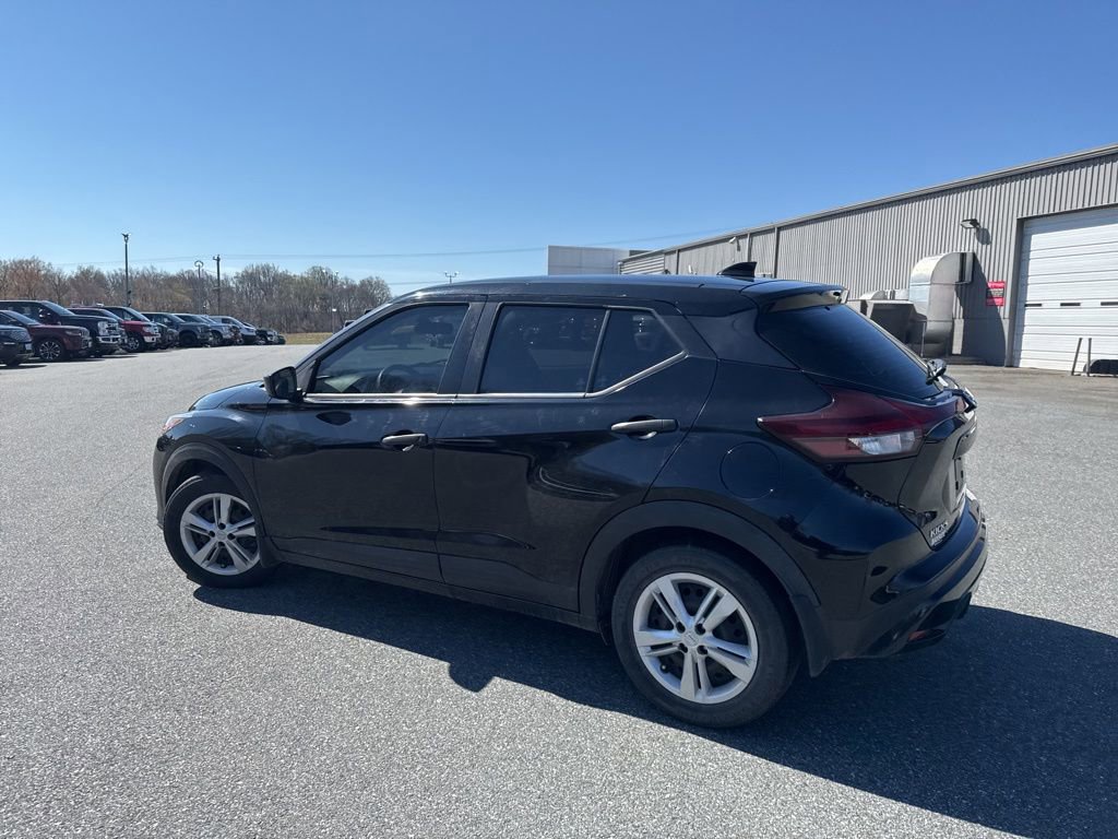 Used 2021 Nissan Kicks S image 4