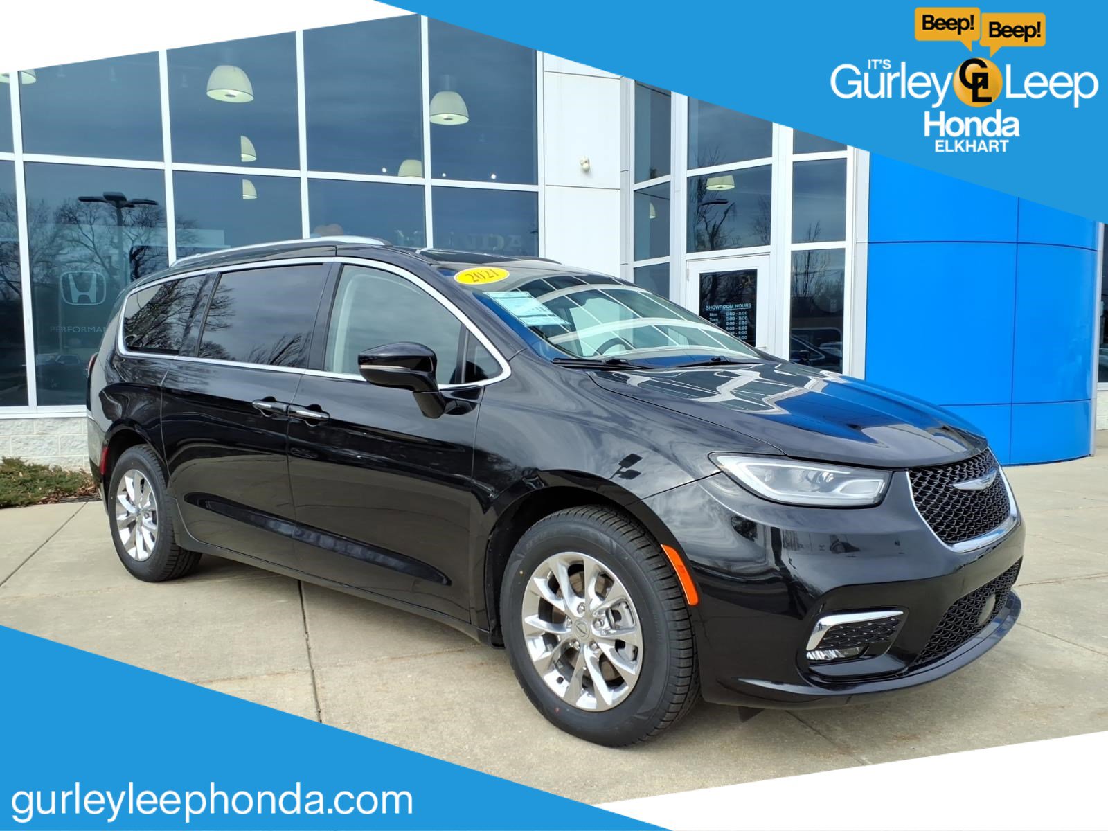 Used 2021 Chrysler Pacifica Touring-L image 1