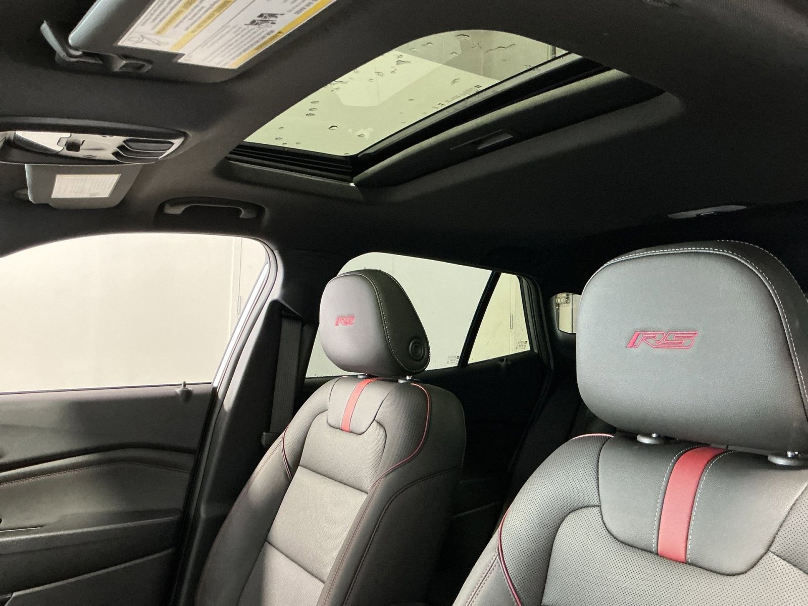 New 2026 Chevrolet Trax RS w/ Sunroof Package image 30