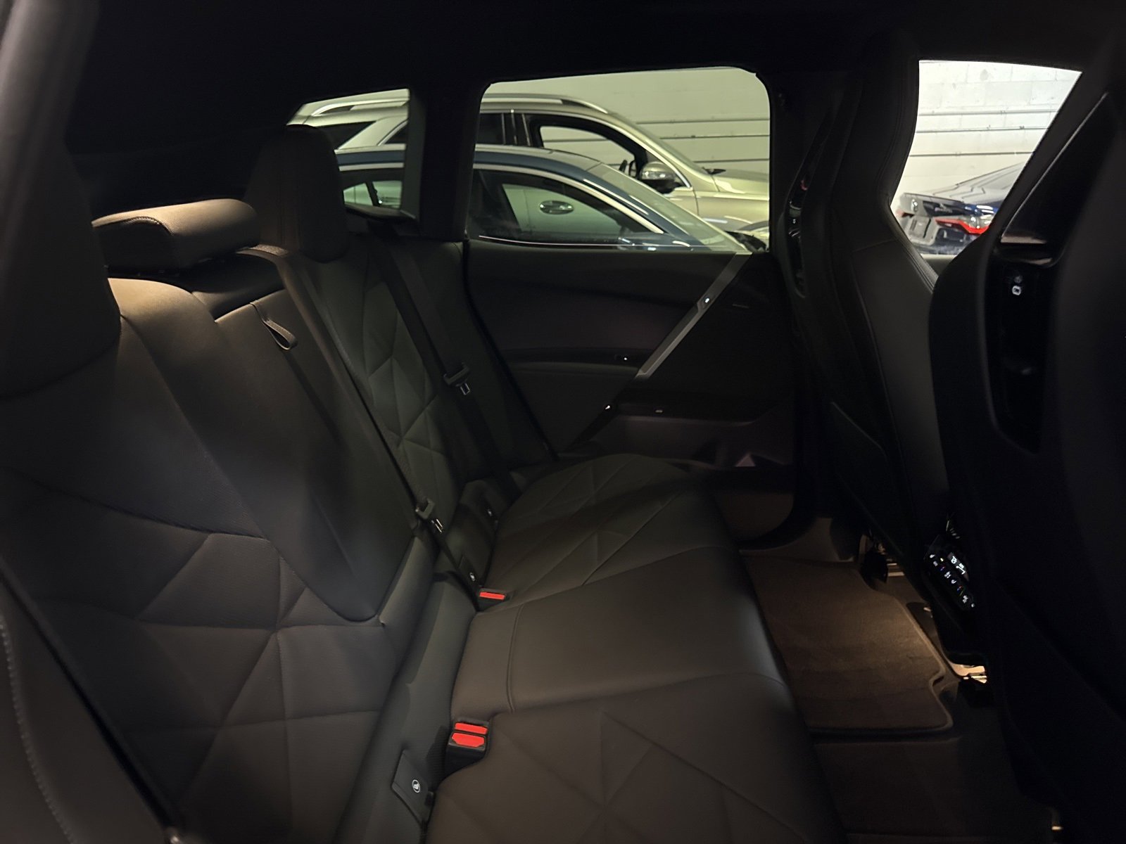 Used 2025 BMW iX xDrive50 w/ Premium Package image 29