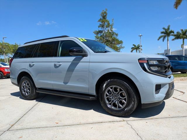 Certified 2025 Ford Expedition Active image 2