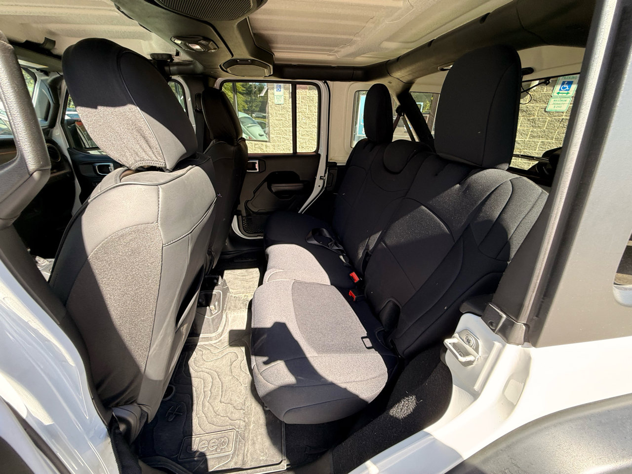 Used 2018 Jeep Wrangler Unlimited Sport S image 18