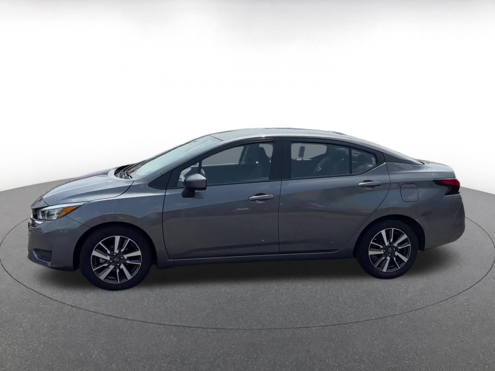 Used 2025 Nissan Versa SV FWD image 9