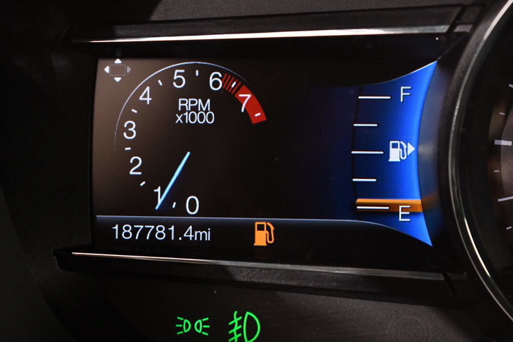 Used 2016 Ford Explorer XLT w/ Equipment Group 202A AWD/4WD image 28