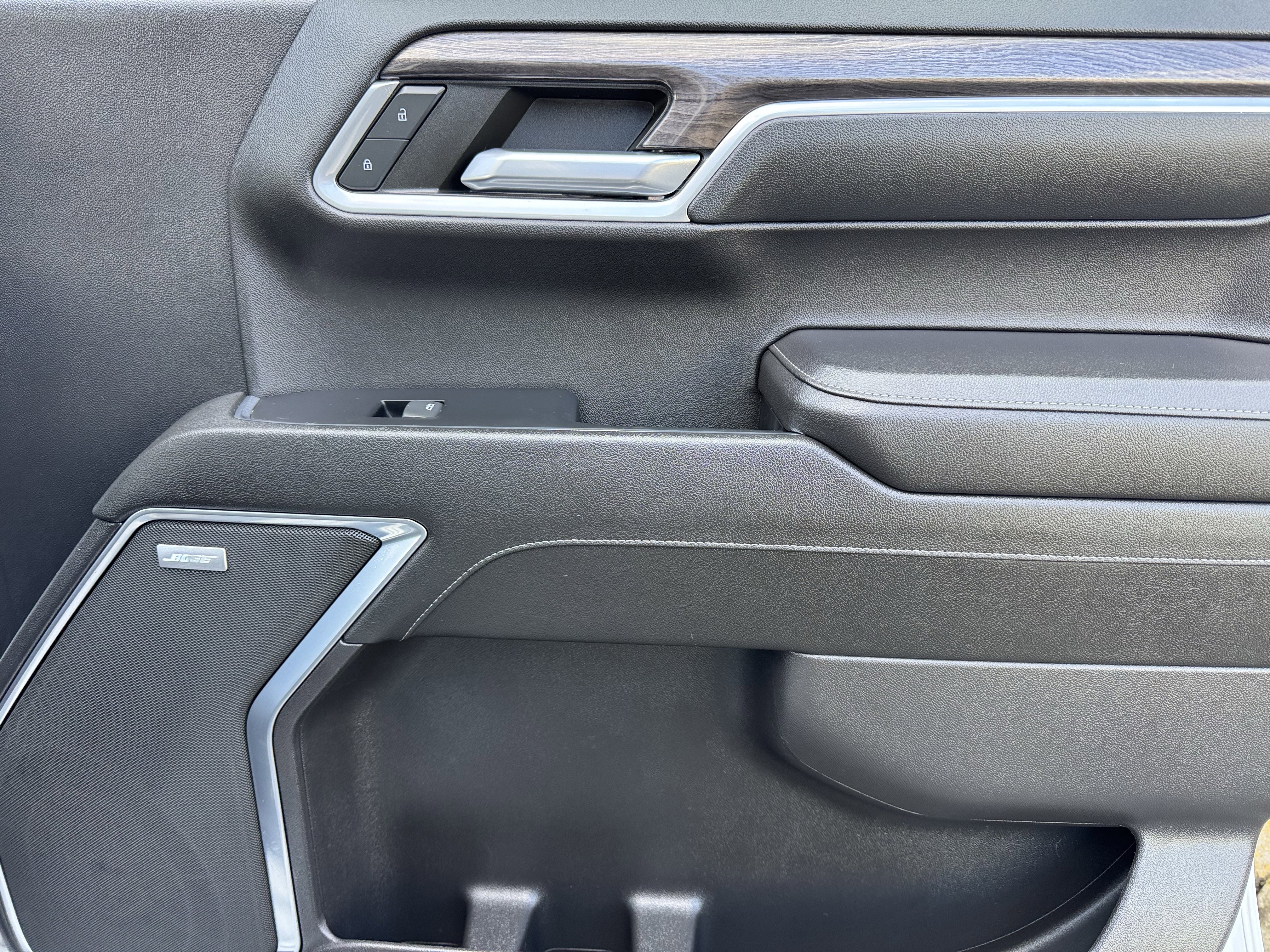 Used 2022 Chevrolet Silverado 1500 LTZ w/ LTZ Premium Package image 23