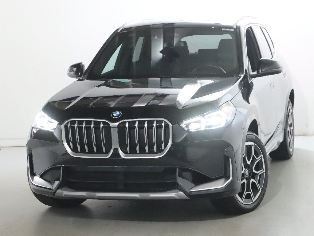 Used 2026 BMW X1 xDrive28i w/ Technology Package AWD/4WD image 3