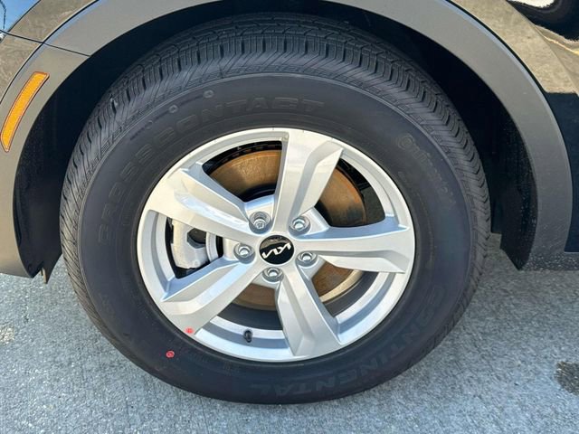 New 2026 Kia Sorento LX FWD image 6