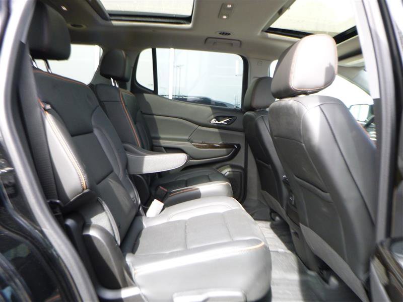 Used 2022 GMC Acadia AT4 w/ Technology Package AWD/4WD image 9