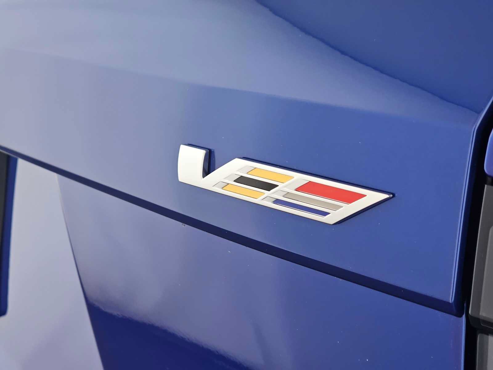 New 2027 Cadillac Optiq V w/ Deep Ocean Design Edition AWD/4WD image 14