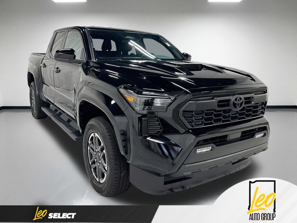 Used 2025 Toyota Tacoma TRD Sport AWD/4WD image 5